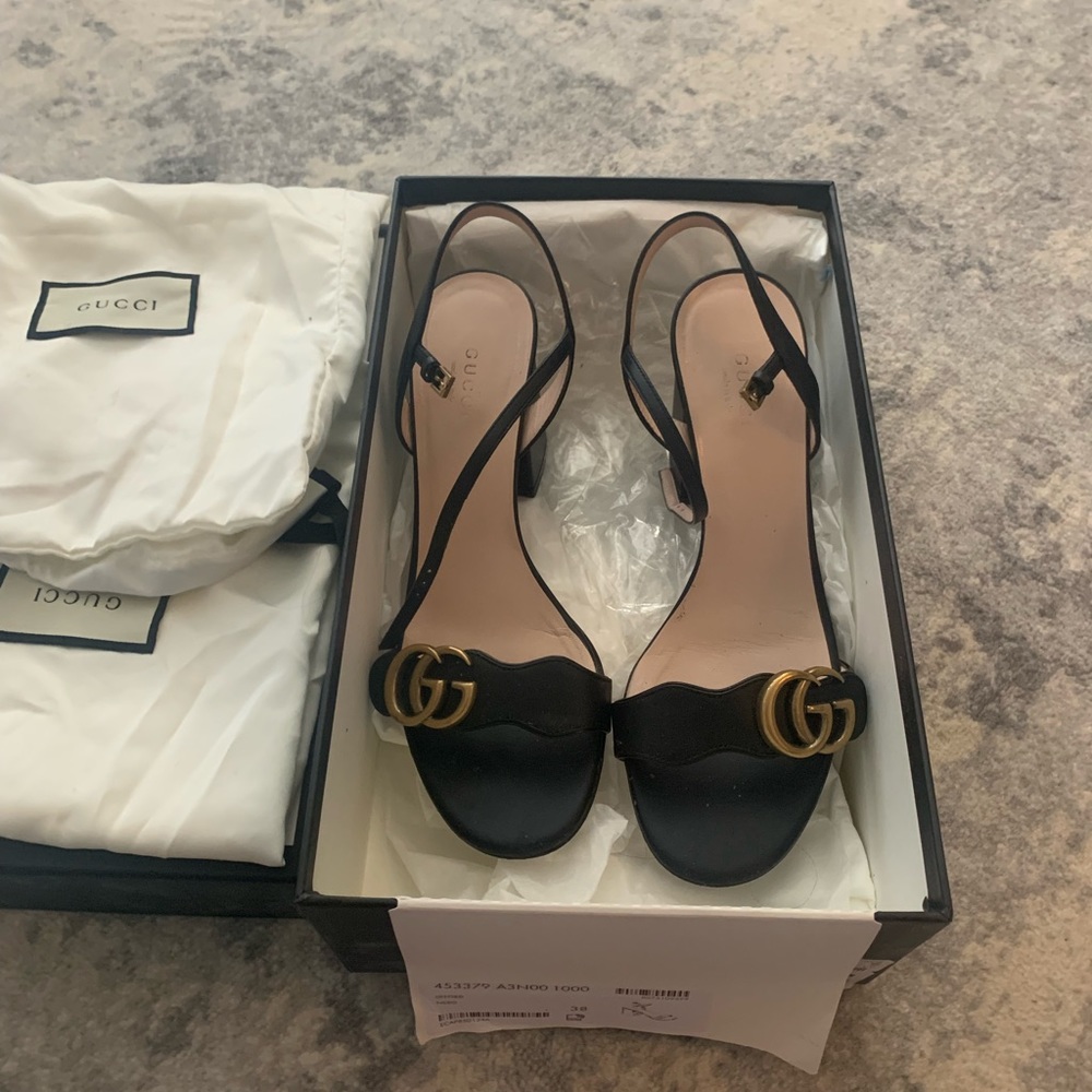 Size 8 Gucci heels - authentic